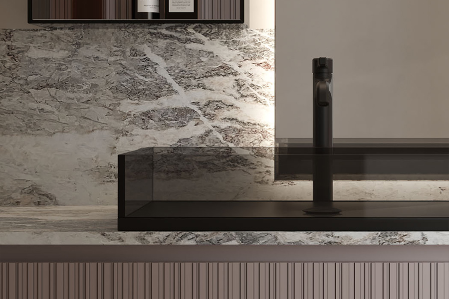 Vasque Light : un hommage à la transparence