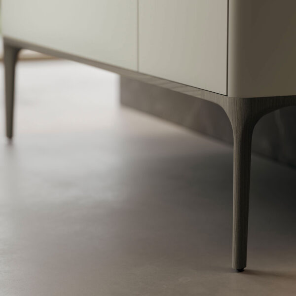 Structure de support Seventy disponible en Noce Canaletto et dans les finitions du modèle